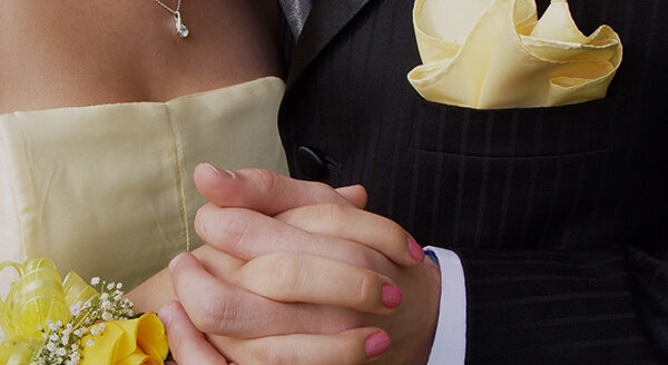 8 Ways to Choose Your Prom Dress